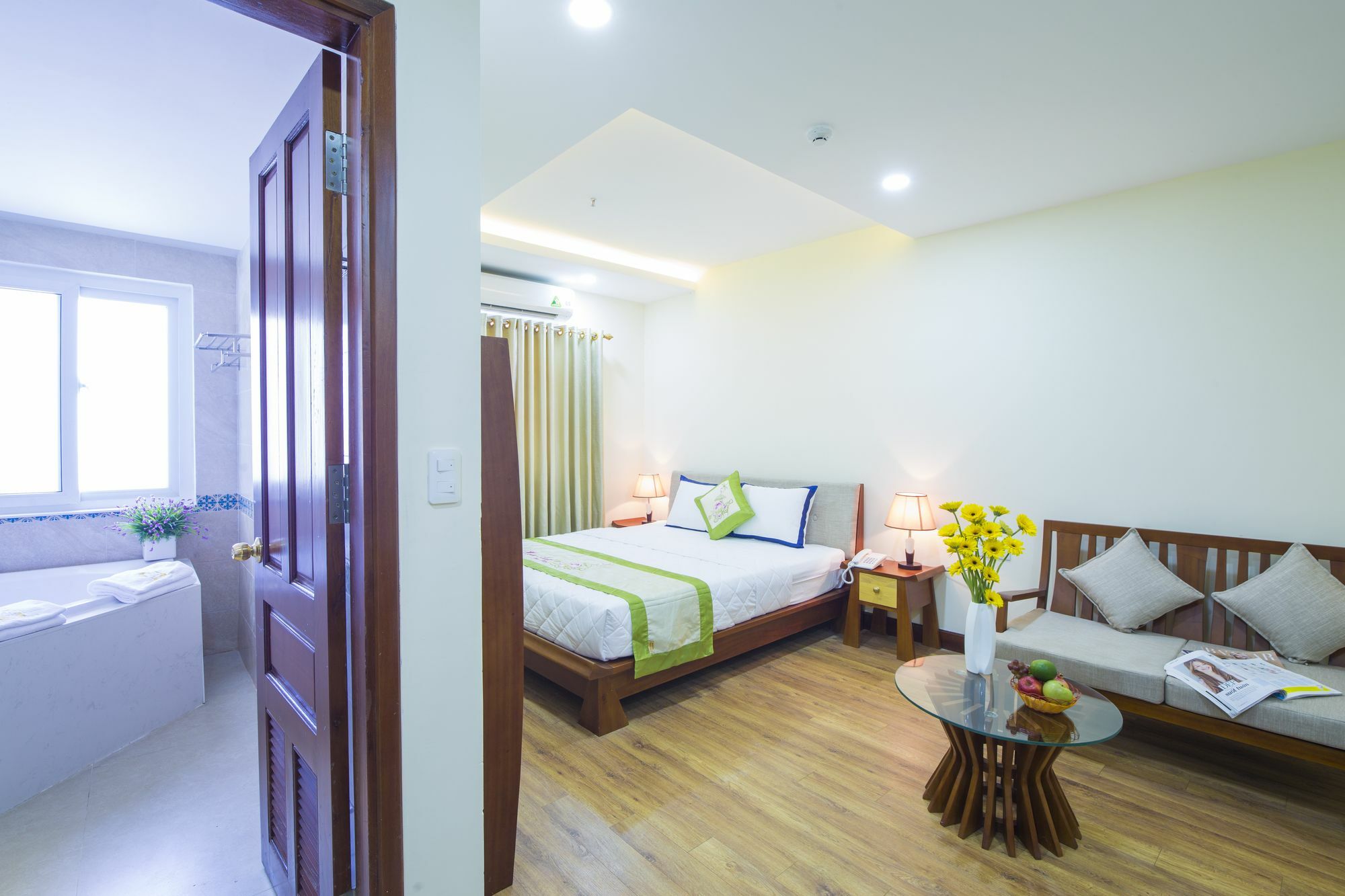 Hoai Anh Plaza Hotel Дананг Екстериор снимка
